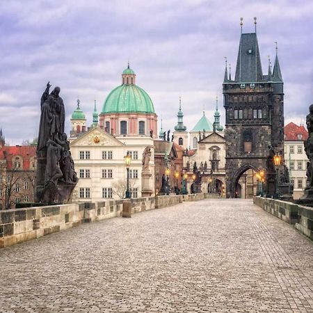 פראג Quiet Apartment With Balcony Charles Bridge מראה חיצוני תמונה