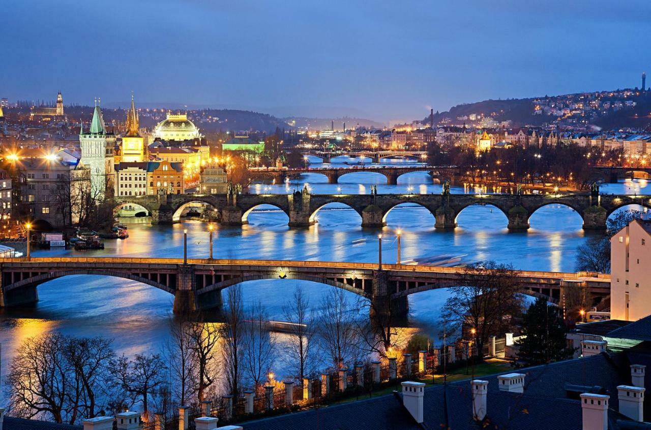 פראג Quiet Apartment With Balcony Charles Bridge מראה חיצוני תמונה